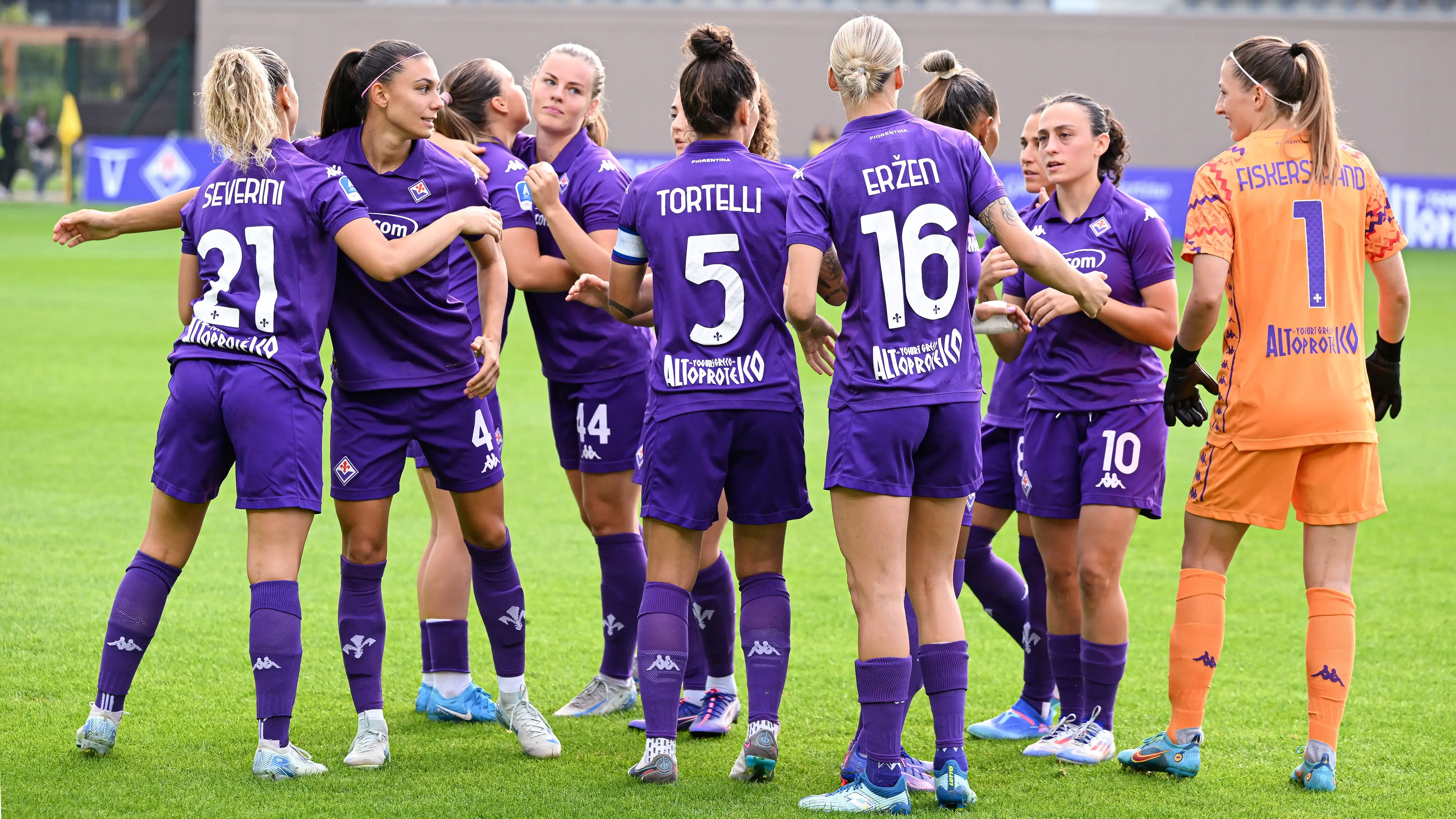 NEOGAL-E-IL-NUOVO-BACK-SHIRT-SPONSOR-DELLA-FIORENTINA-WOMEN.webp
